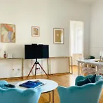 Apstay Center Deluxe ǀ Parking Option ǀ Self Check-in Aparthotel Graz