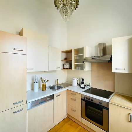 Hotel apartamentowy Apstay Center Deluxe ǀ Parking Option ǀ Self Check-in Graz