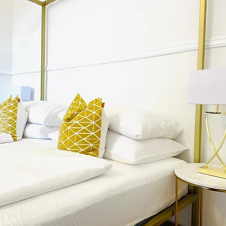 Apstay Center Deluxe ǀ Parking ǀ Self Check-in 3* Graz