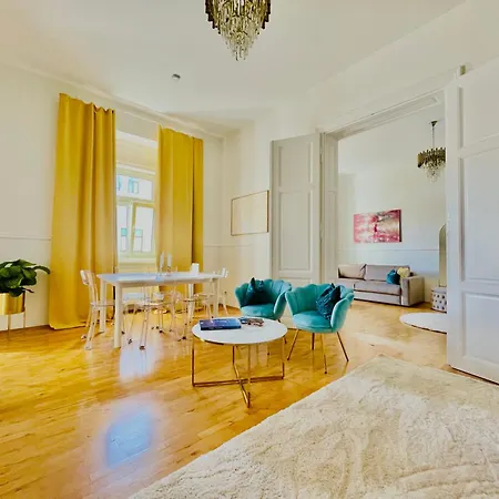Apartmanhotel Apstay Center Deluxe ǀ Free Parking ǀ Self Check-in *